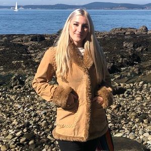 Meet your Posher, Ciera